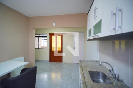 Sala/Cozinha de apartamento para alugar com 2 quartos, 52m² em Vila Jardim, Porto Alegre