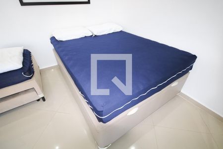 Sala/Quarto de apartamento para alugar com 1 quarto, 46m² em Canto do Forte, Praia Grande