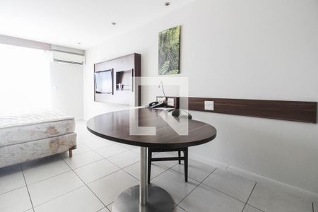 Sala/Quarto de apartamento para alugar com 1 quarto, 32m² em Centro, Nova Iguaçu
