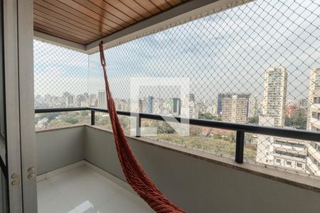 Sacada de apartamento à venda com 3 quartos, 217m² em Bela Vista, São Paulo