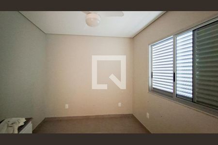 Quarto  de casa à venda com 4 quartos, 180m² em Ipiranga, Belo Horizonte