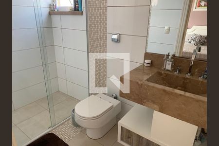 Banheiro de casa à venda com 3 quartos, 450m² em City América, São Paulo