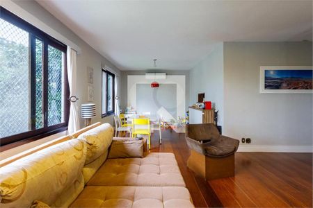 Casa à venda com 3 quartos, 195m² em Jardim Marajoara, São Paulo