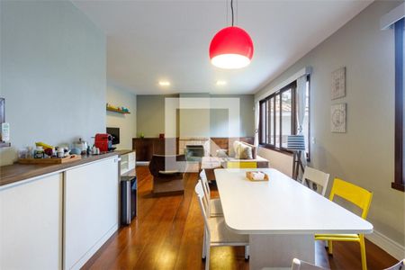 Casa à venda com 3 quartos, 195m² em Jardim Marajoara, São Paulo