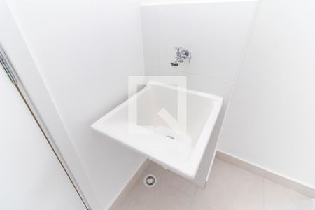 Sala/Cozinha de apartamento para alugar com 2 quartos, 33m² em Vila Carmosina, São Paulo