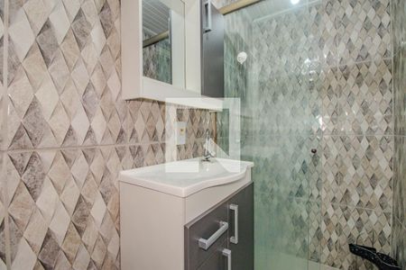 Banheiro de apartamento para alugar com 1 quarto, 34m² em Farrapos, Porto Alegre