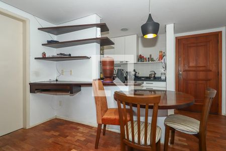 Sala de apartamento à venda com 1 quarto, 44m² em Petrópolis, Porto Alegre