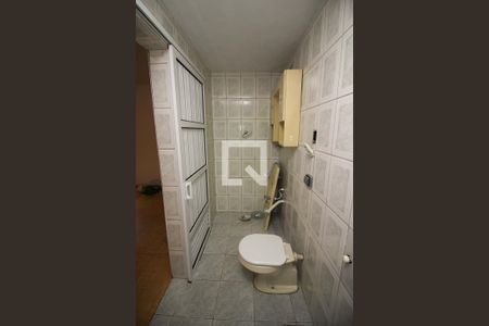 Banheiro de apartamento à venda com 1 quarto, 52300m² em Menino Deus, Porto Alegre