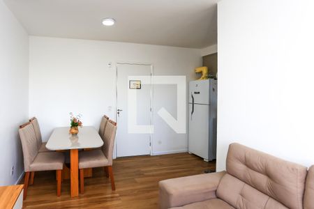 Sala de apartamento para alugar com 2 quartos, 41m² em Parque Arariba, São Paulo