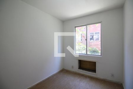 Quarto 1 de apartamento para alugar com 2 quartos, 52m² em Taquara, Rio de Janeiro