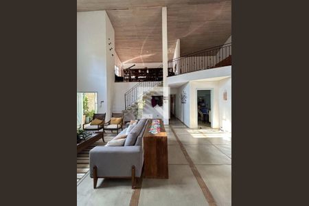 Casa à venda com 3 quartos, 300m² em Cidade São Francisco, São Paulo