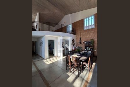 Casa à venda com 3 quartos, 300m² em Cidade São Francisco, São Paulo