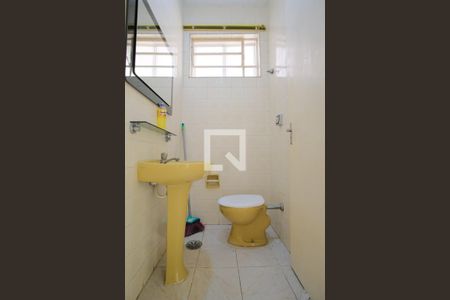Lavabo de casa para alugar com 4 quartos, 130m² em Vila Granada, São Paulo