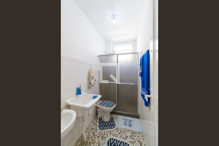 Banheiro de apartamento à venda com 2 quartos, 60m² em Olaria, Rio de Janeiro