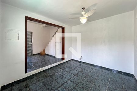 Sala  de casa para alugar com 2 quartos, 120m² em Vila Zat, São Paulo