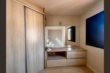 Quarto de apartamento à venda com 1 quarto, 55m² em Cambuí, Campinas