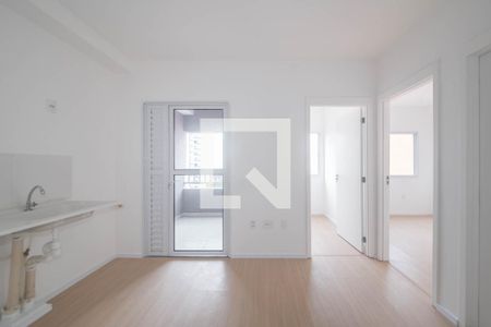 Sala/Cozinha de apartamento à venda com 2 quartos, 27m² em Vila Santo Estefano, São Paulo