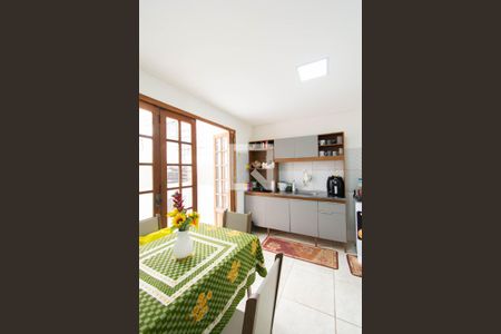 Cozinha de casa de condomínio à venda com 3 quartos, 80m² em Rio Branco, Canoas