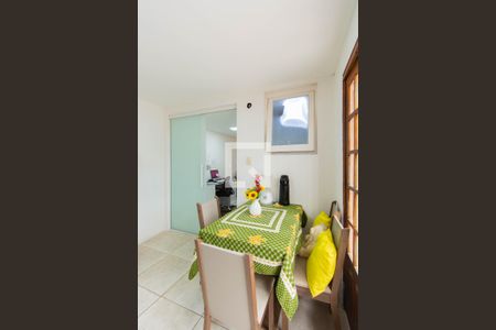 Cozinha de casa de condomínio à venda com 3 quartos, 80m² em Rio Branco, Canoas