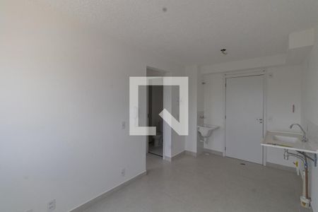 Sala/Cozinha de apartamento à venda com 2 quartos, 35m² em Vila Carmosina, São Paulo