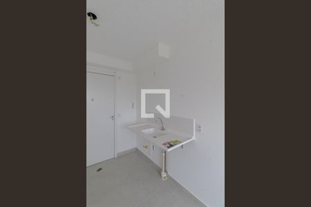 Sala/Cozinha de apartamento à venda com 2 quartos, 35m² em Vila Carmosina, São Paulo