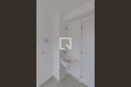 Sala/Cozinha de apartamento à venda com 2 quartos, 35m² em Vila Carmosina, São Paulo
