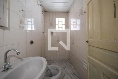 Banheiro de casa para alugar com 1 quarto, 70m² em Vila Uniao (zona Leste), São Paulo