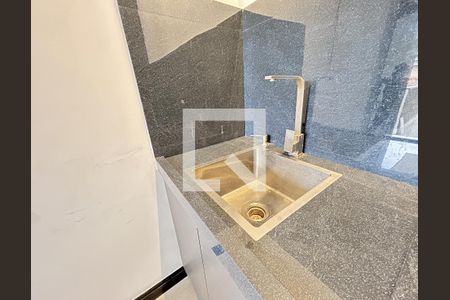 Sala/Cozinha de casa para alugar com 1 quarto, 100m² em Praça Seca, Rio de Janeiro