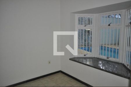 Casa à venda com 3 quartos, 279m² em Vila Brandina, Campinas