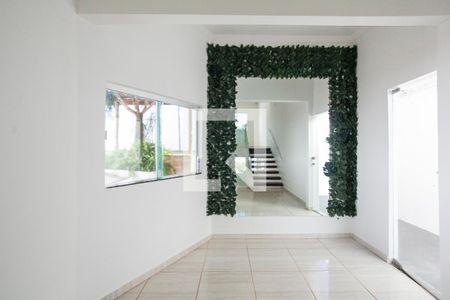 Sala 2 de casa para alugar com 5 quartos, 282m² em Jardim Karaíba, Uberlândia