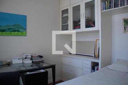 Quarto 1 de apartamento para alugar com 3 quartos, 92m² em Santa Efigênia, Belo Horizonte