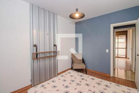 Quarto 1 de apartamento para alugar com 2 quartos, 65m² em Petrópolis, Porto Alegre