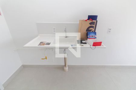 Sala/Cozinha de apartamento para alugar com 2 quartos, 430540m² em Vila Carmosina, São Paulo