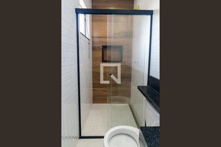 Banheiro da Suíte 1  de casa para alugar com 2 quartos, 94m² em Jardim Oriental, São Paulo