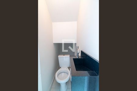 Lavabo de casa para alugar com 2 quartos, 94m² em Jardim Oriental, São Paulo