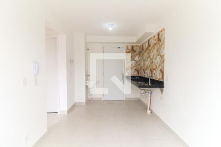 Sala/Cozinha de apartamento para alugar com 2 quartos, 32m² em Vila Carmosina, São Paulo