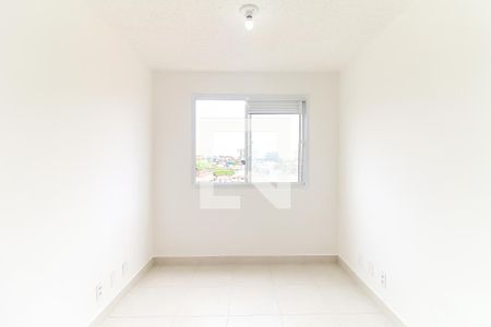 Sala/Cozinha de apartamento para alugar com 2 quartos, 32m² em Vila Carmosina, São Paulo