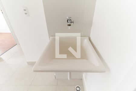 Sala/Cozinha de apartamento para alugar com 2 quartos, 32m² em Vila Carmosina, São Paulo