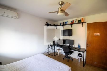 Quarto 1 de casa à venda com 3 quartos, 800m² em Vila Assunção, Porto Alegre