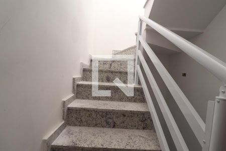 Escada de casa de condomínio à venda com 2 quartos, 117m² em Vila Metalúrgica, Santo André