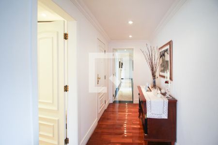 Corredor de apartamento para alugar com 3 quartos, 262m² em Indianópolis, São Paulo