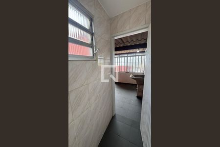 Área de Serviço 2 - Banheiro de casa para alugar com 2 quartos, 150m² em Vila Camilópolis, Santo André