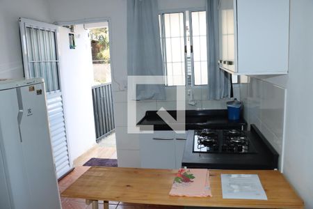 Sala/Cozinha de casa para alugar com 1 quarto, 30m² em Jardim Pinheirinho, Embu das Artes