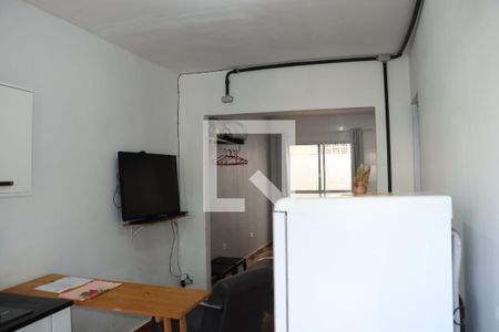 Sala/Cozinha de casa para alugar com 1 quarto, 30m² em Jardim Pinheirinho, Embu das Artes