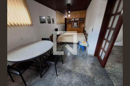Casa à venda com 3 quartos, 235m² em Santa Amelia, Belo Horizonte
