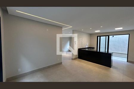 Casa à venda com 3 quartos, 200m² em Santa Rosa, Belo Horizonte