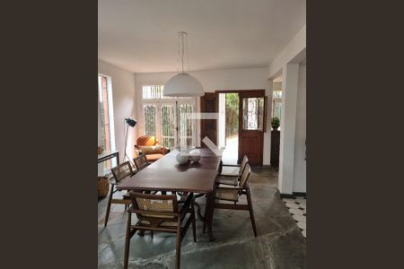 Casa à venda com 3 quartos, 260m² em Belvedere, Belo Horizonte