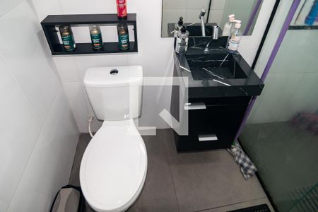 Banheiro social de apartamento à venda com 1 quarto, 26m² em Bela Vista, São Paulo