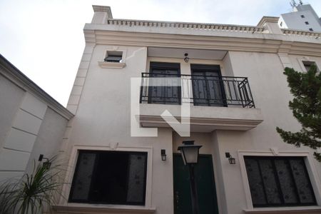 Fachada de casa para alugar com 4 quartos, 237m² em Penha de França, São Paulo