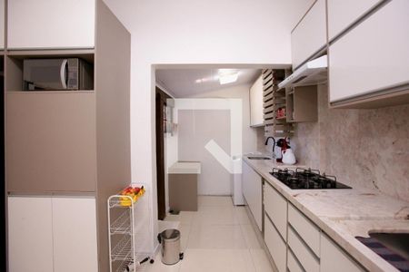Cozinha de casa de condomínio à venda com 3 quartos, 200m² em Cristal, Porto Alegre